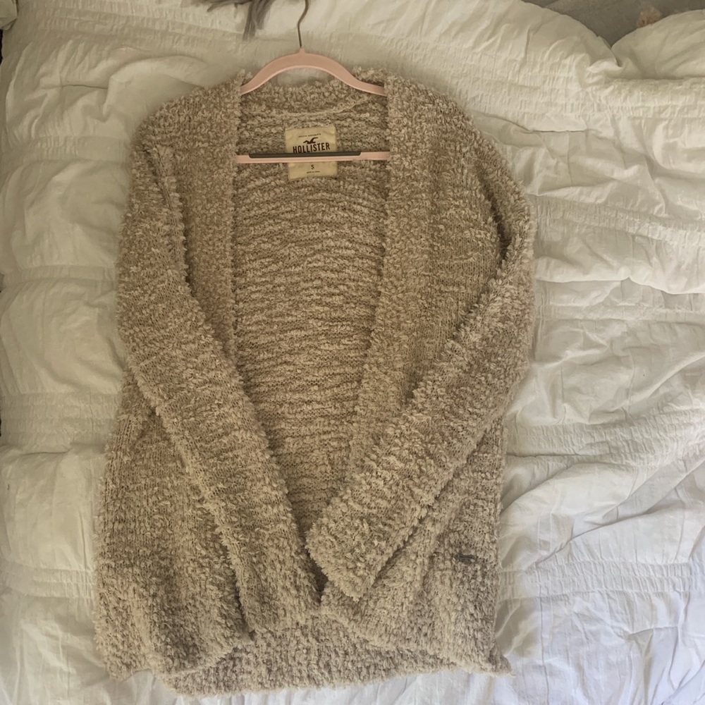 super comfy Hollister sweater!